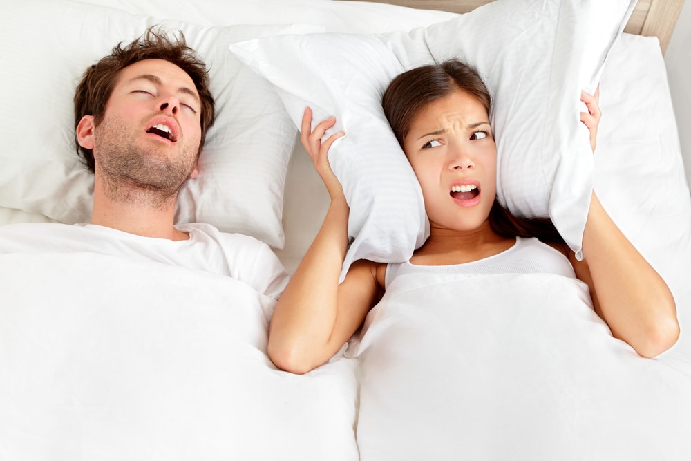 1. Sleep Apnea, Gangguan Pada Pernafasan yang Bikin Kamu ‘Ngorok’ Bisa Bikin Kamu Sakit Kepala di Pagi Hari
